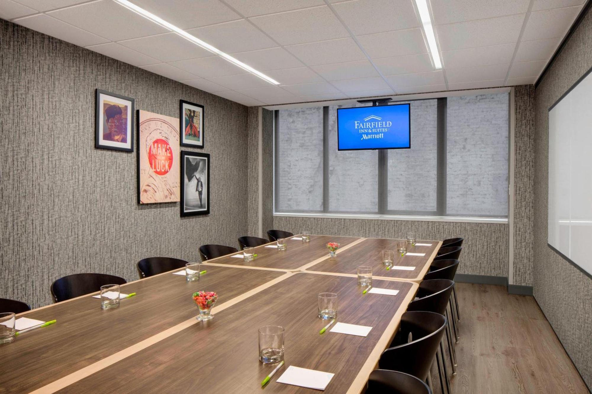 Fairfield Inn And Suites Chicago Downtown/ Magnificent Mile Buitenkant foto